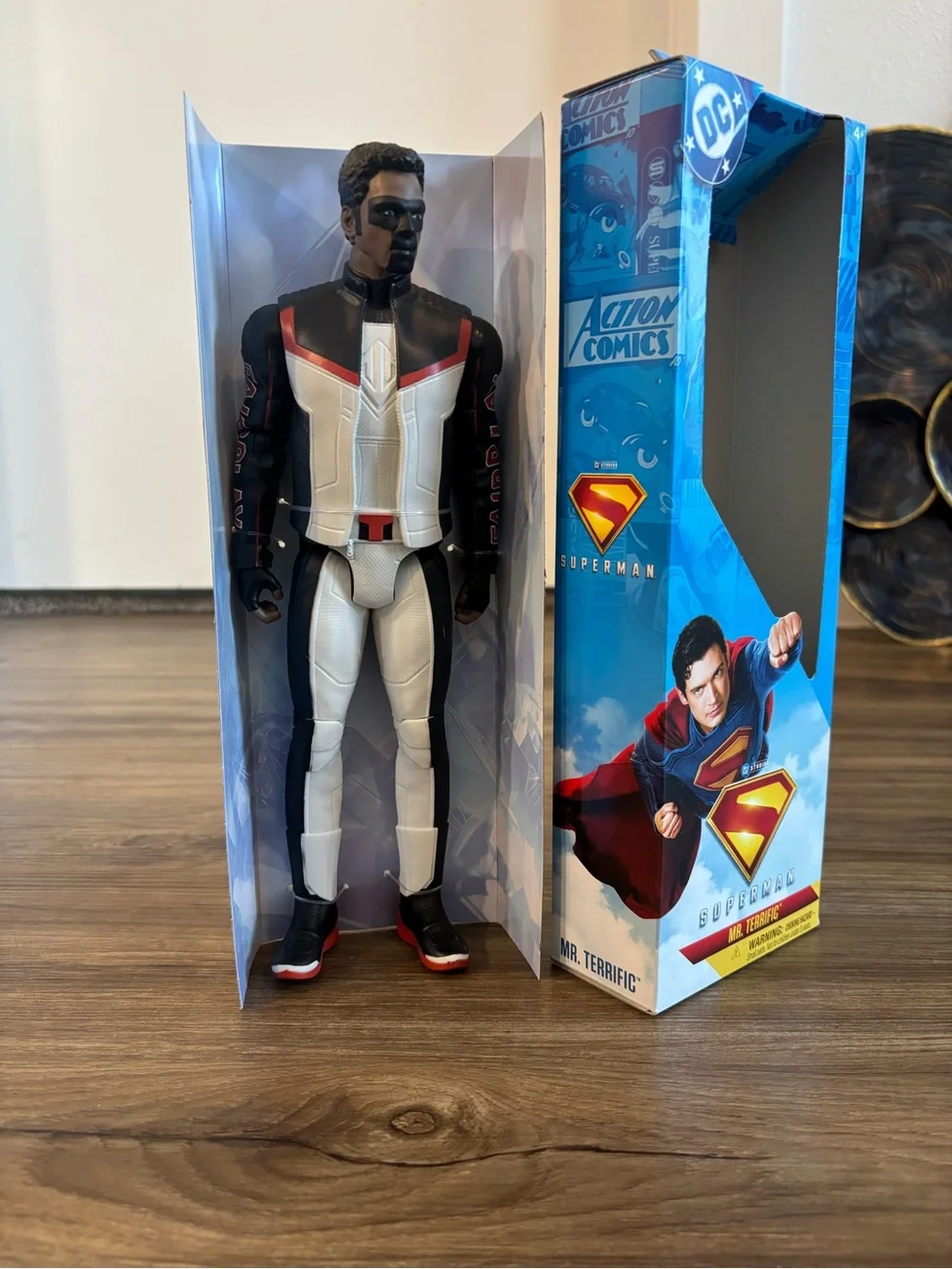 DC Green lantern and Mr Terrific Action figures